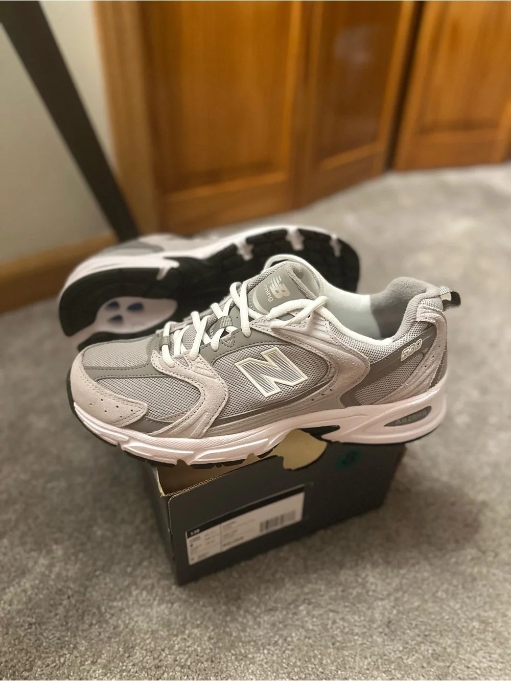 New Balance 530 Men’s MR530CK Gray and White Mesh Suede Sneakers Size 8M/9.5W
